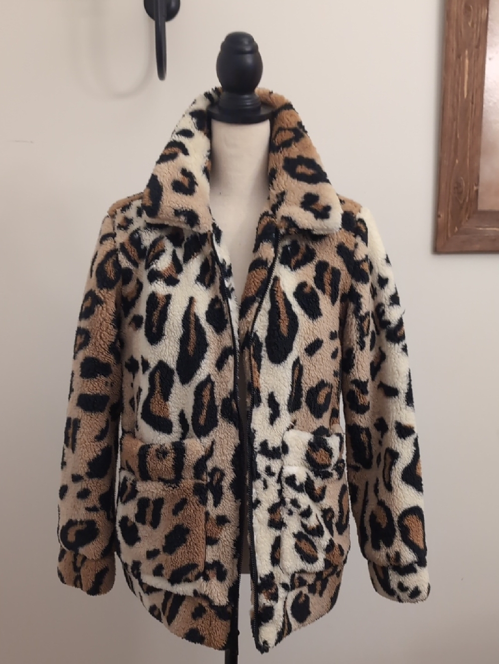 Levi's Leopard Print Faux Sherpa Jacket in Beige, Black